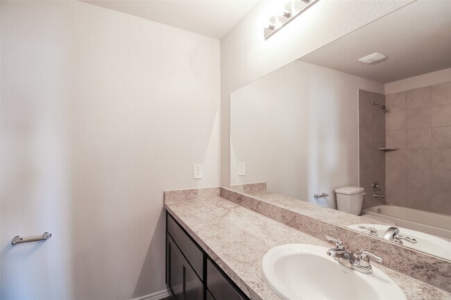 Building Photo - 2430 Flathead Dr