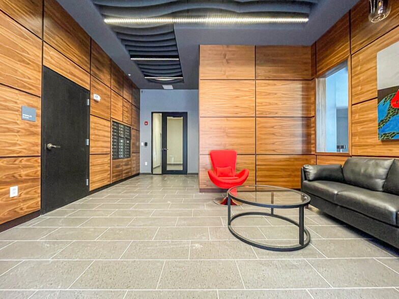 Building Photo - 5 India St