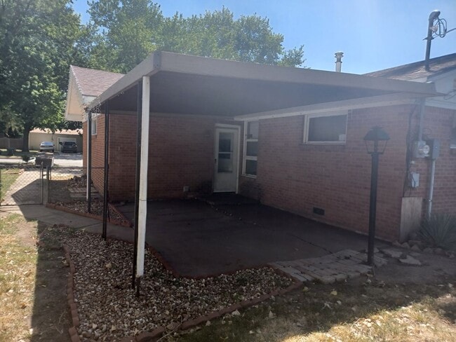 Building Photo - Lovely 3 bedroom / 1 bath home on Northwest side