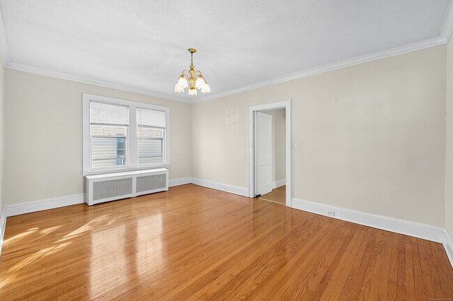 Building Photo - 89 Maplewood Ave