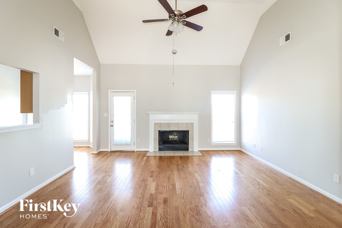 Building Photo - 600 Bentmoor Dr
