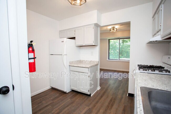 Building Photo - 125 Echelon Rd