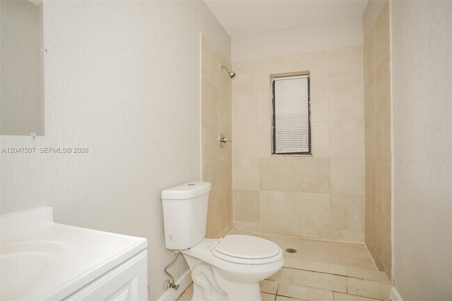 Building Photo - 14640 Tyler St