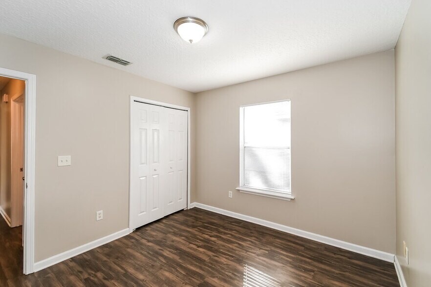 Building Photo - 1321 Spruce St