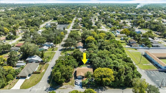 Building Photo - Charming Updated 3-Bedroom Home — Prime Daytona Location!