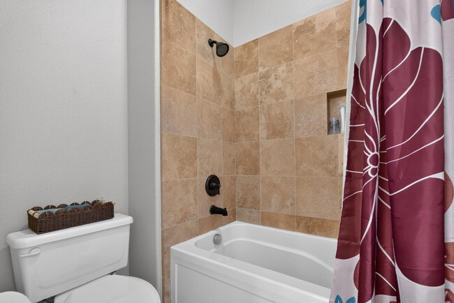 Building Photo - 61414 Topaz Dr