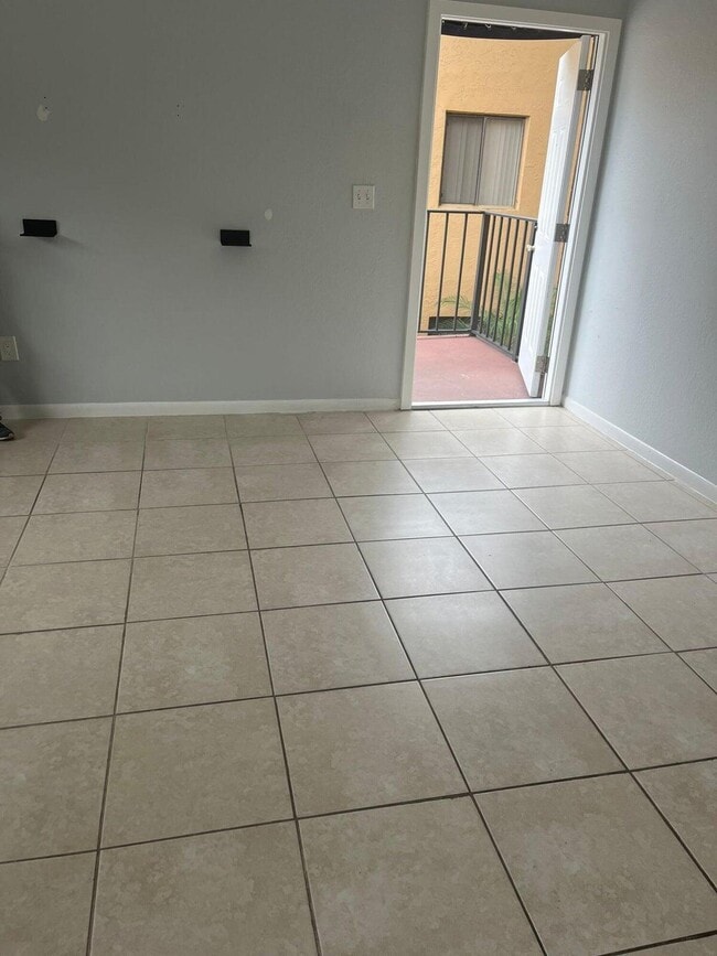 Building Photo - 6053 10th Ave N