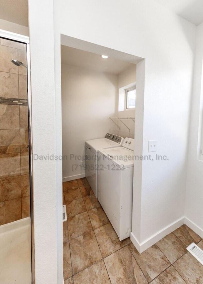 Building Photo - Charming 3 Bedroom House in South Fountain