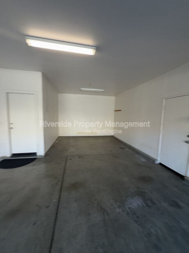 Building Photo - 3882 Strand Way