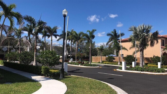 Building Photo - 144 NE 37th Terrace