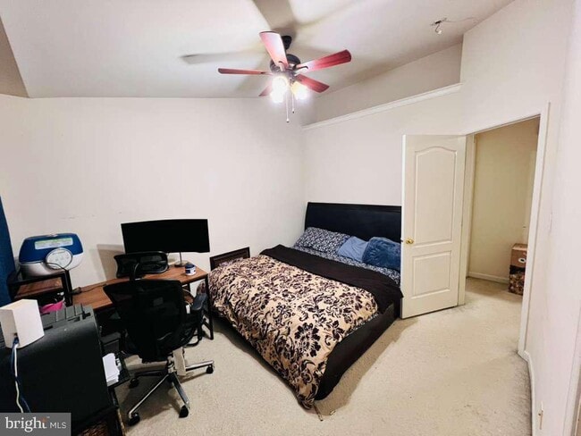 Building Photo - 22587 Welborne Manor Square