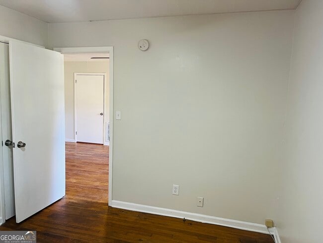 Building Photo - 531 Locke St