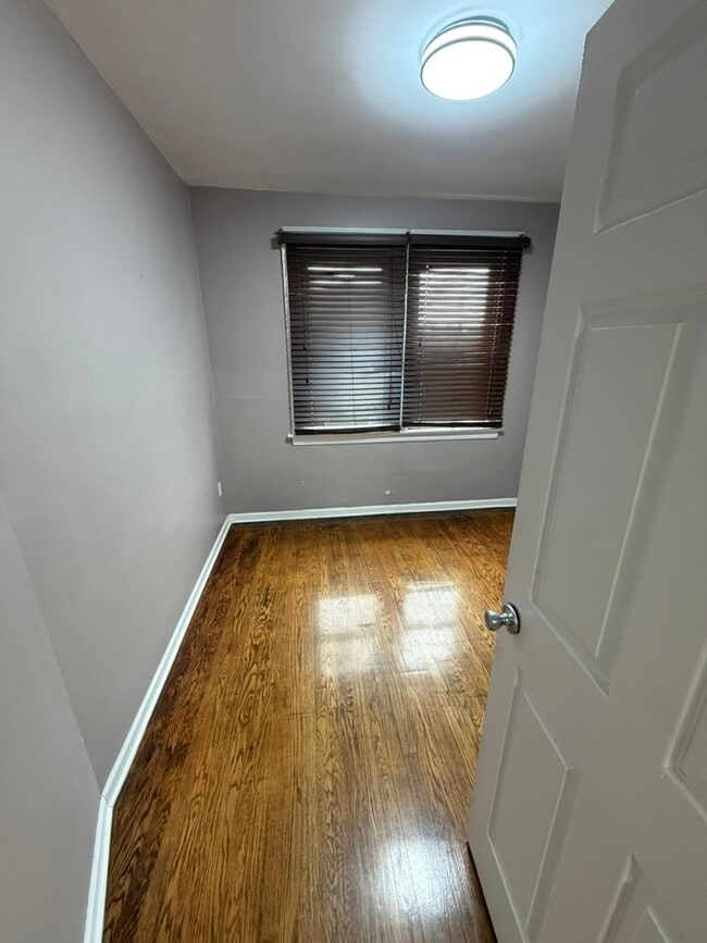 Building Photo - 4727 S Harding Ave