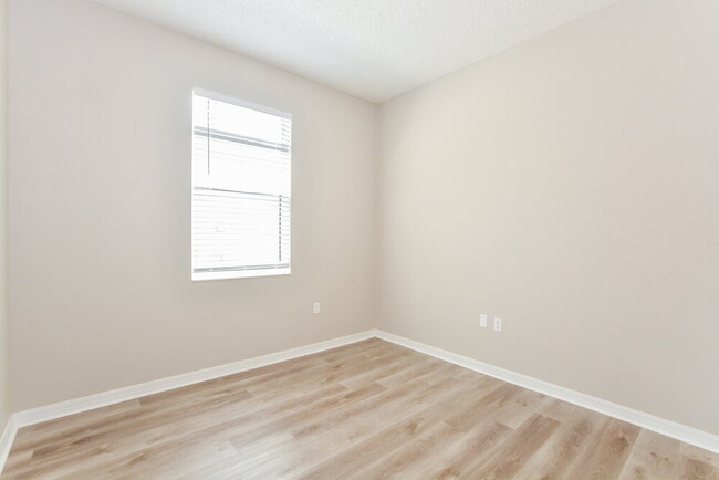 Building Photo - 10109 Granite Bay Dr