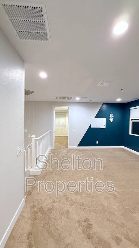Building Photo - 5229 N 79th Dr