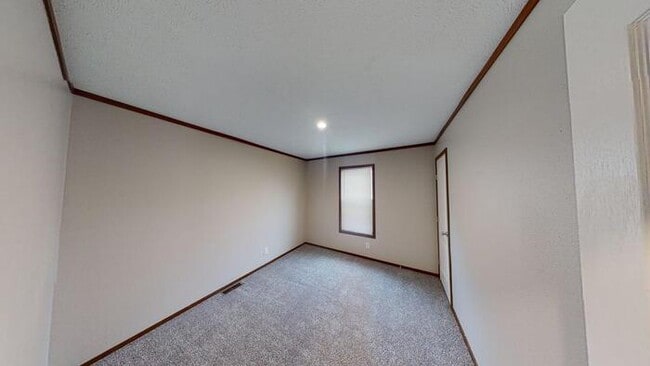 Building Photo - 120 Northwest Dr