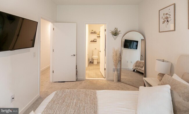 Building Photo - 3123 Beachview Ln