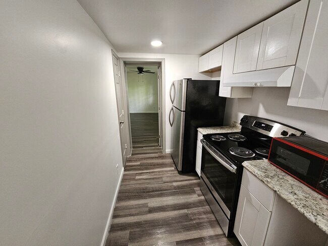 Building Photo - 1500 Avon Ave SW