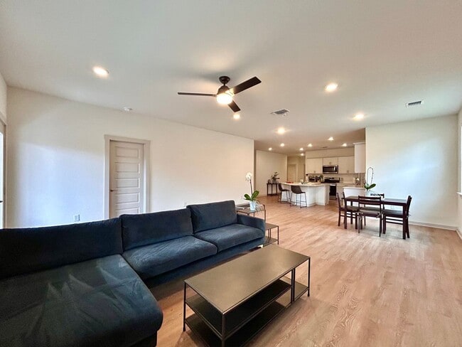 Building Photo - Light-Filled 4 Bedroom, 2 Bath Home with Deck & Fenced Backyard