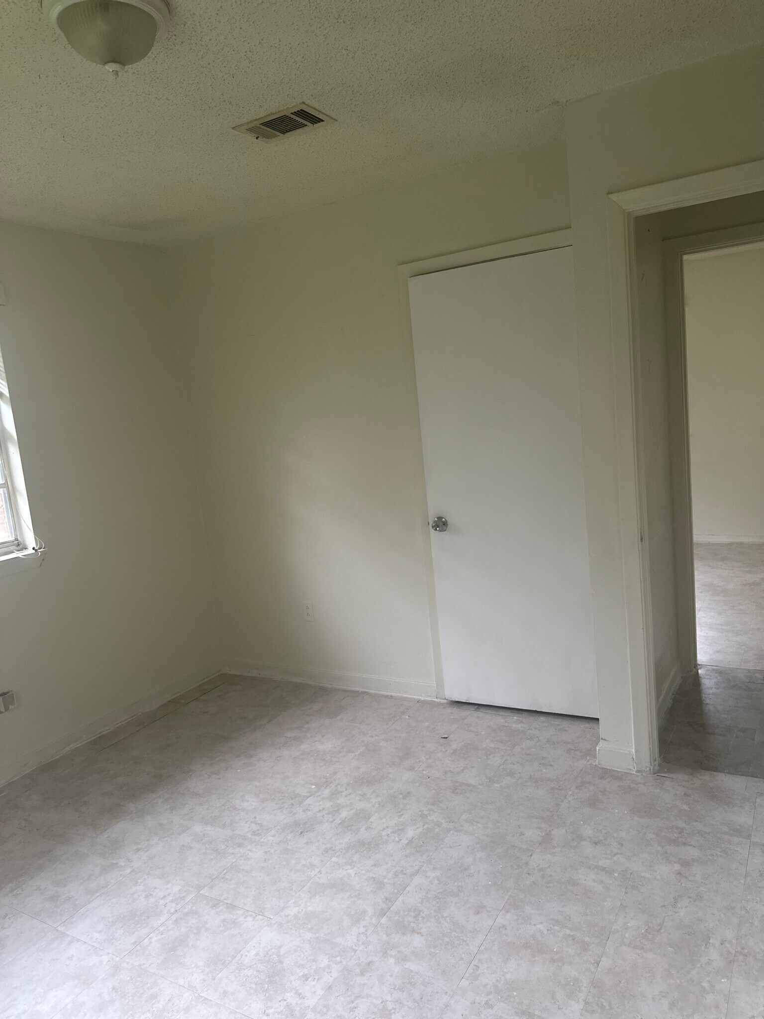 Bedroom2 - 423 N Wilson Blvd