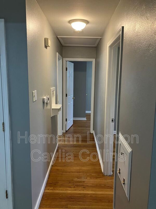 Building Photo - 225 Florisota Dr