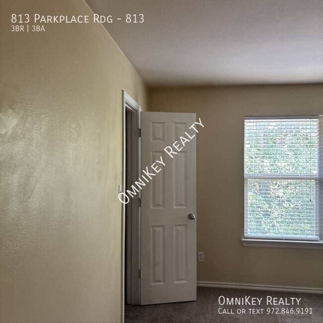 Building Photo - 813 Parkplace Ridge