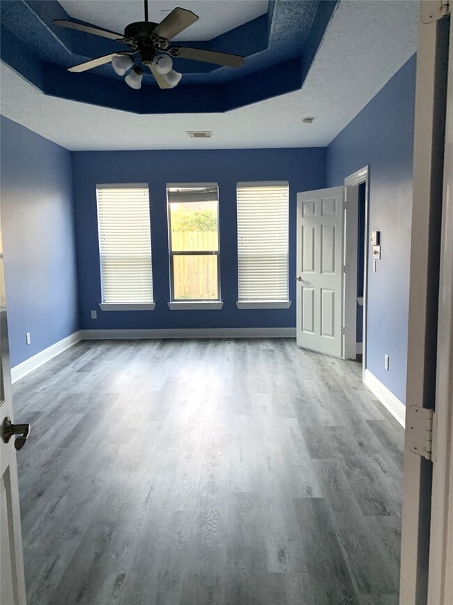 Building Photo - 2611 Summer Rain Dr