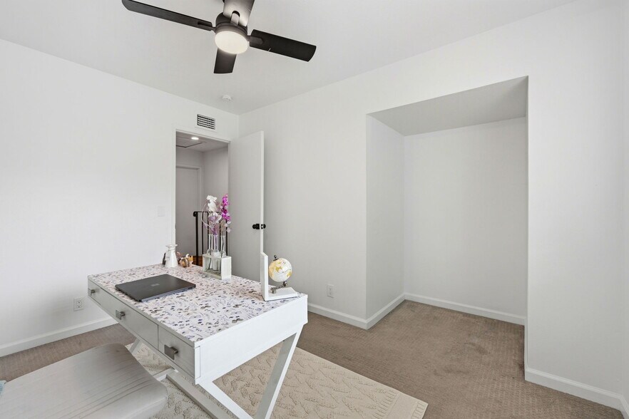 Building Photo - 2561 Fountainhead Dr