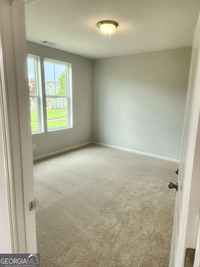 Building Photo - 821 York Aly