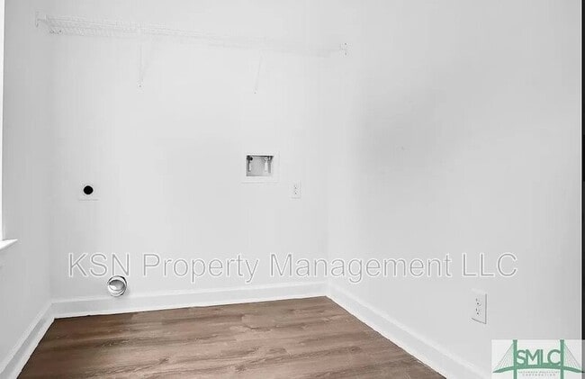 Building Photo - 2204 Iowa St