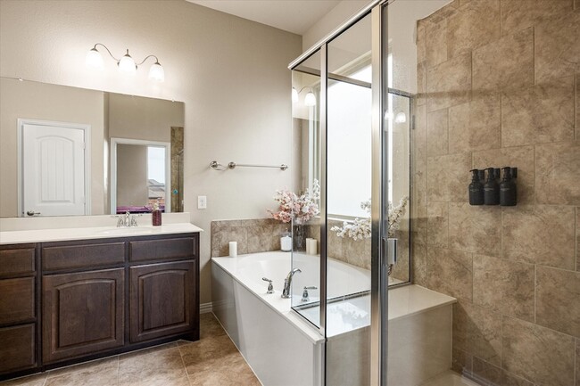 Building Photo - 228 Mineral Point Dr