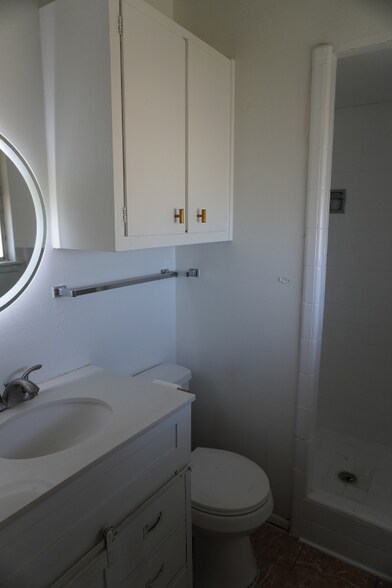 Building Photo - 223 Michelle Dr