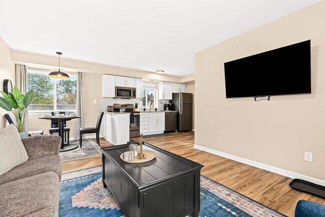 Building Photo - 18355 Mesle St