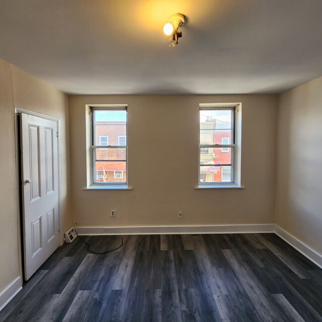 Building Photo - 2450 N Fairhill St