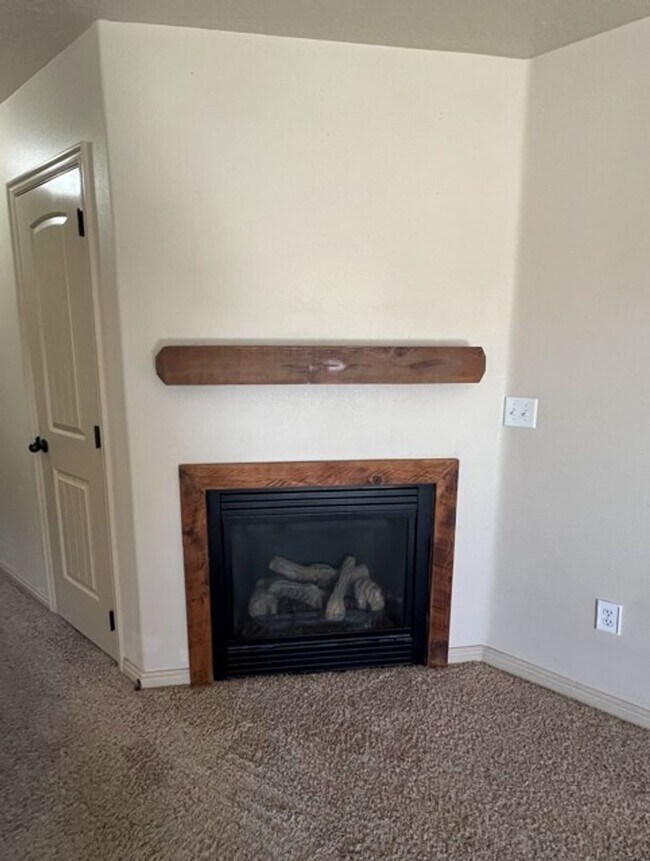 Building Photo - 2747 N Mountain Valley Trl