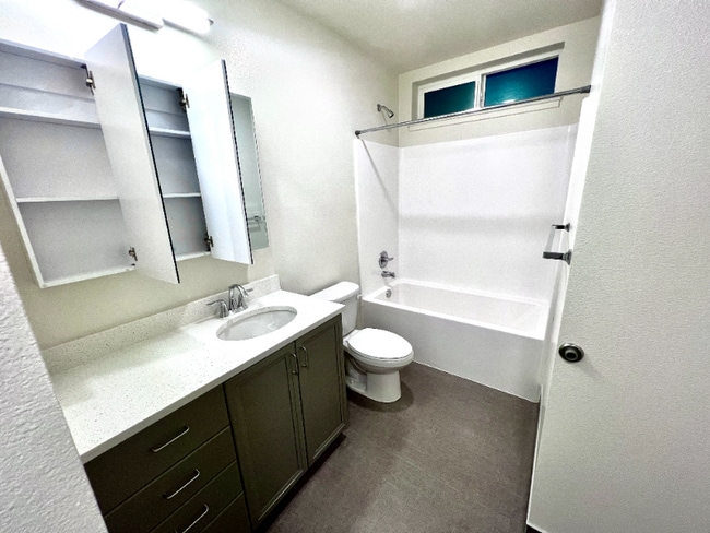 Building Photo - 2330 Yakima Ct