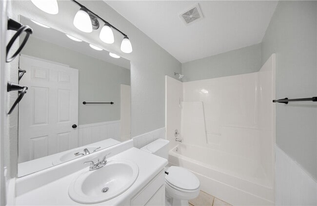 Building Photo - 903 Tyra Ln
