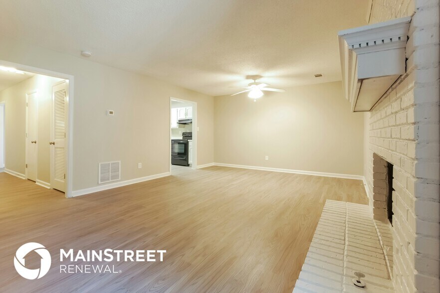Building Photo - 8071 Creekstone Way
