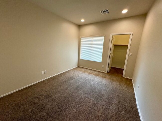 Building Photo - 8940 W Olive Ave