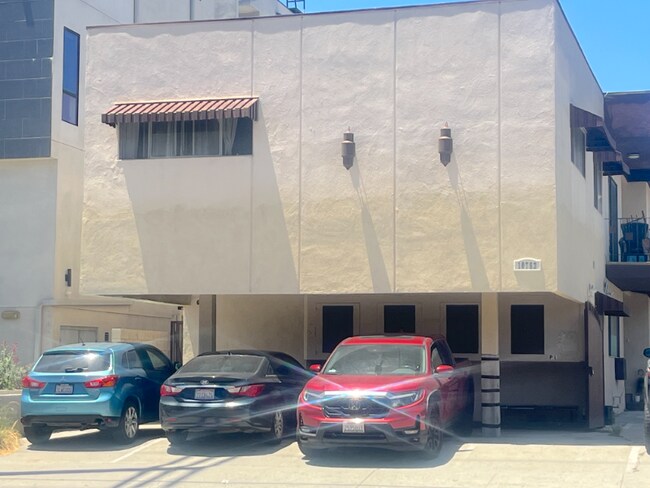 Building Photo - 10753 Palms Blvd