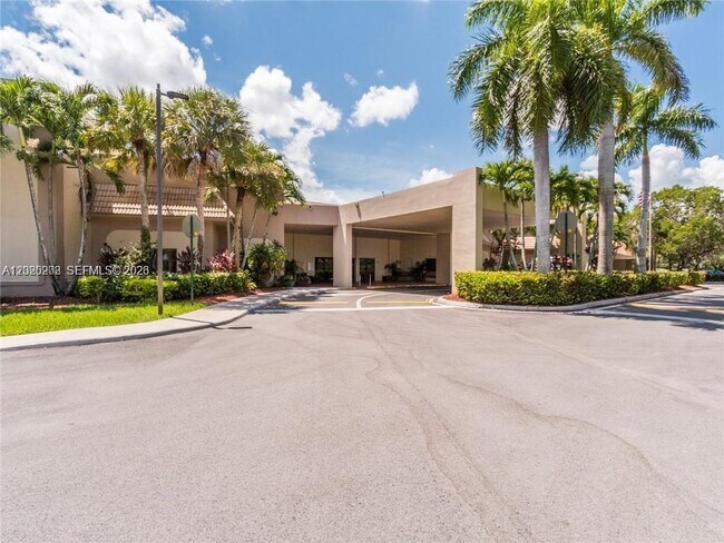 Building Photo - 436 Lakeview Dr