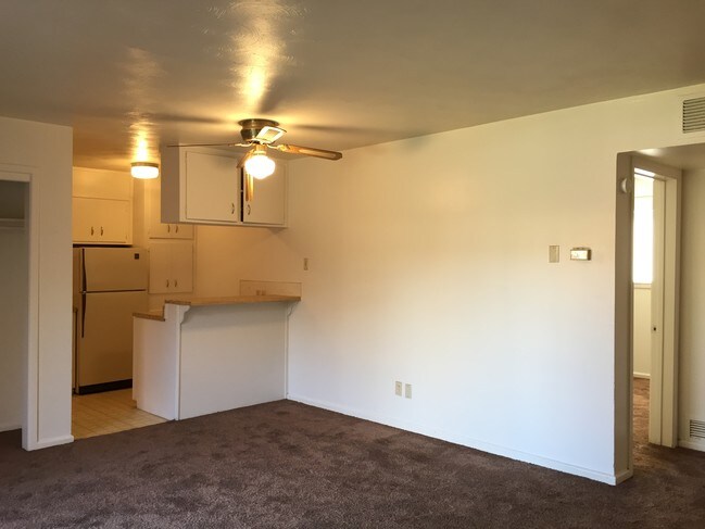 Primary Photo - 2929 W Kansas Ave