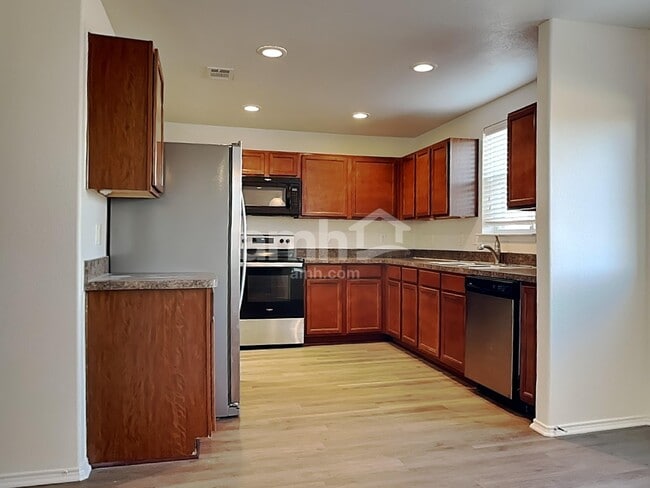 Building Photo - 306 Azalea Dr