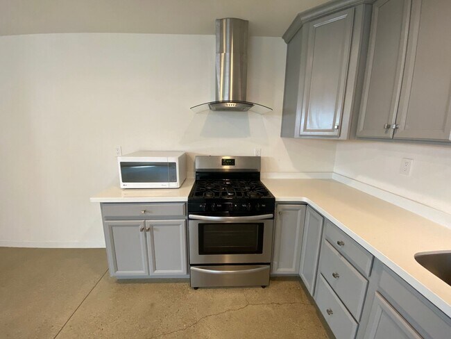 Building Photo - 1540 Park St