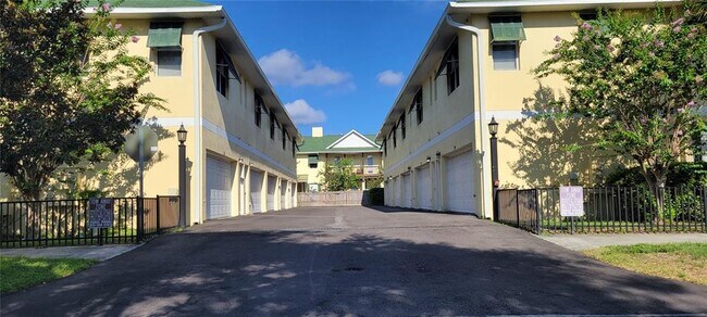 Building Photo - 1112 Islamorada Ln