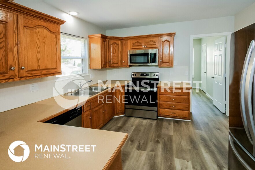 Building Photo - 11210 N Ditman Ave