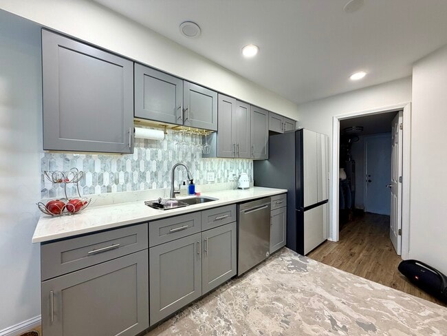 Building Photo - 2350 County Farm Ln