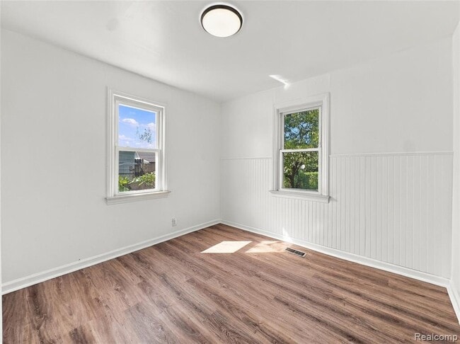 Building Photo - 2223 E Bergin Ave