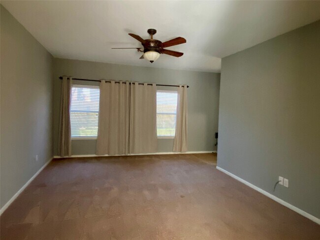 Building Photo - 2827 Mustang Hill Ln