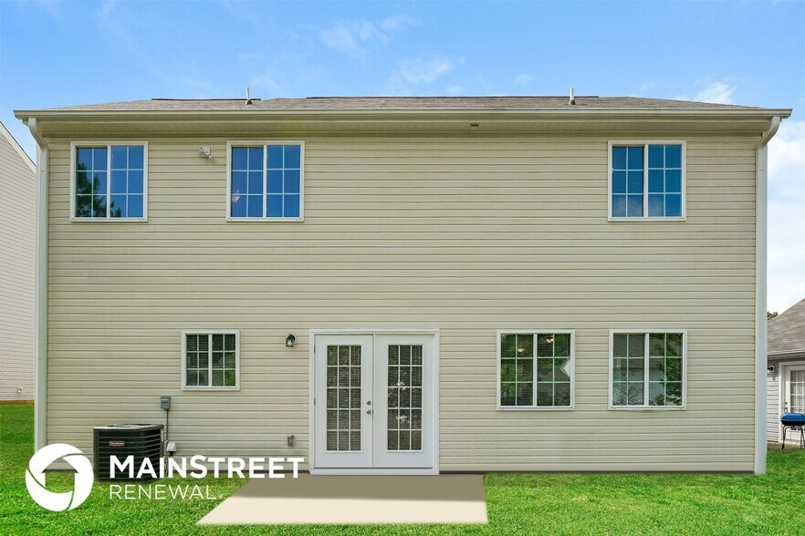 Building Photo - 3915 Bissett Wy